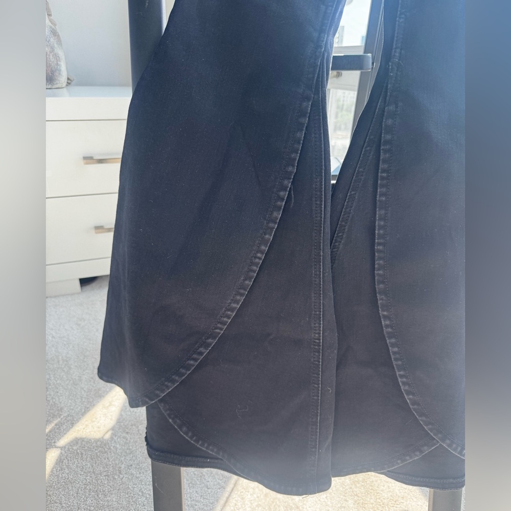 SHYANNE WOMEN'S HIGH RISE SUPER FLARE TULIP JEANS SIZE 27 - Picture 10 of 16